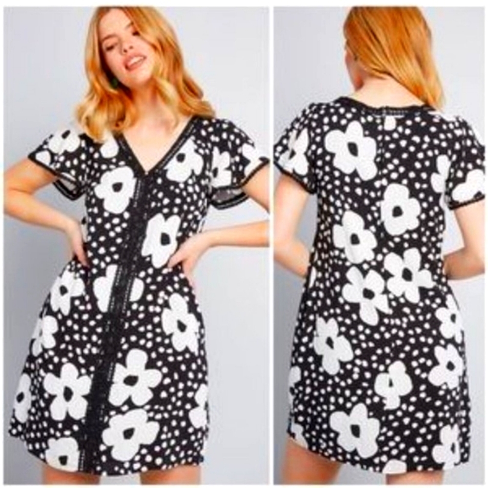 Modcloth Whimsical Wildflower Black & White Floral Dress Size Medium